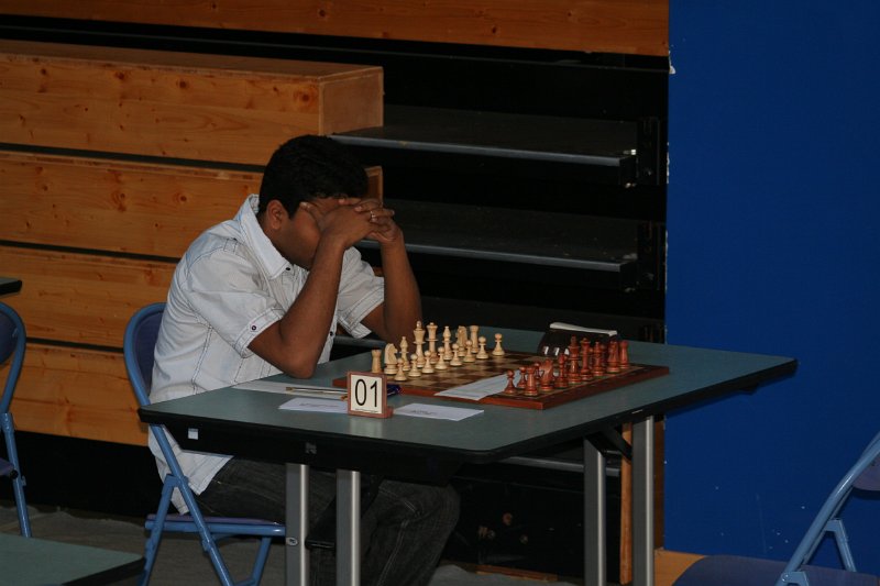 IMG_3930.JPG - Le GMI Deep Sengupta se concentre avant sa partie...
