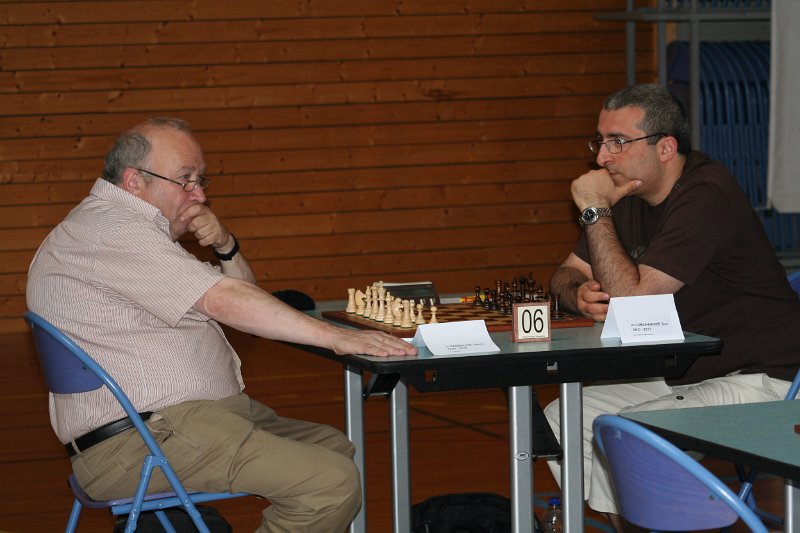 IMG_3943.JPG - Rencontre SZABOLCSI Janos  LOBZHANIDZE Davit (Table 6, ronde 8)