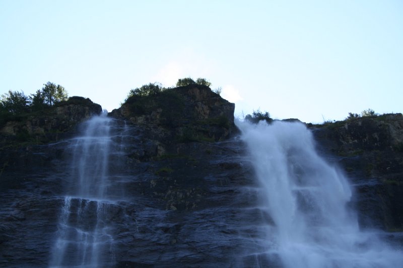 IMG_4652.JPG - Sous la cascade